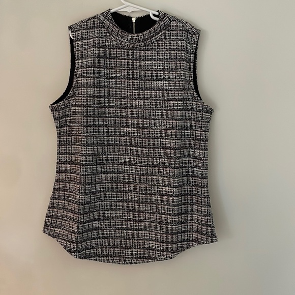 BELLE top - Picture 2 of 3